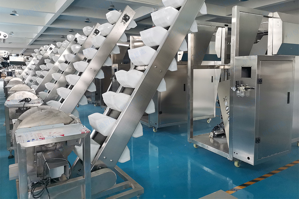 薄膜制袋的鮮土豆粉包裝機(jī)采用人工稱重與機(jī)器自動(dòng)包裝相結(jié)合 薄膜制袋的鮮土豆粉包裝機(jī)采用人工稱重與機(jī)器自動(dòng)包裝相結(jié)合