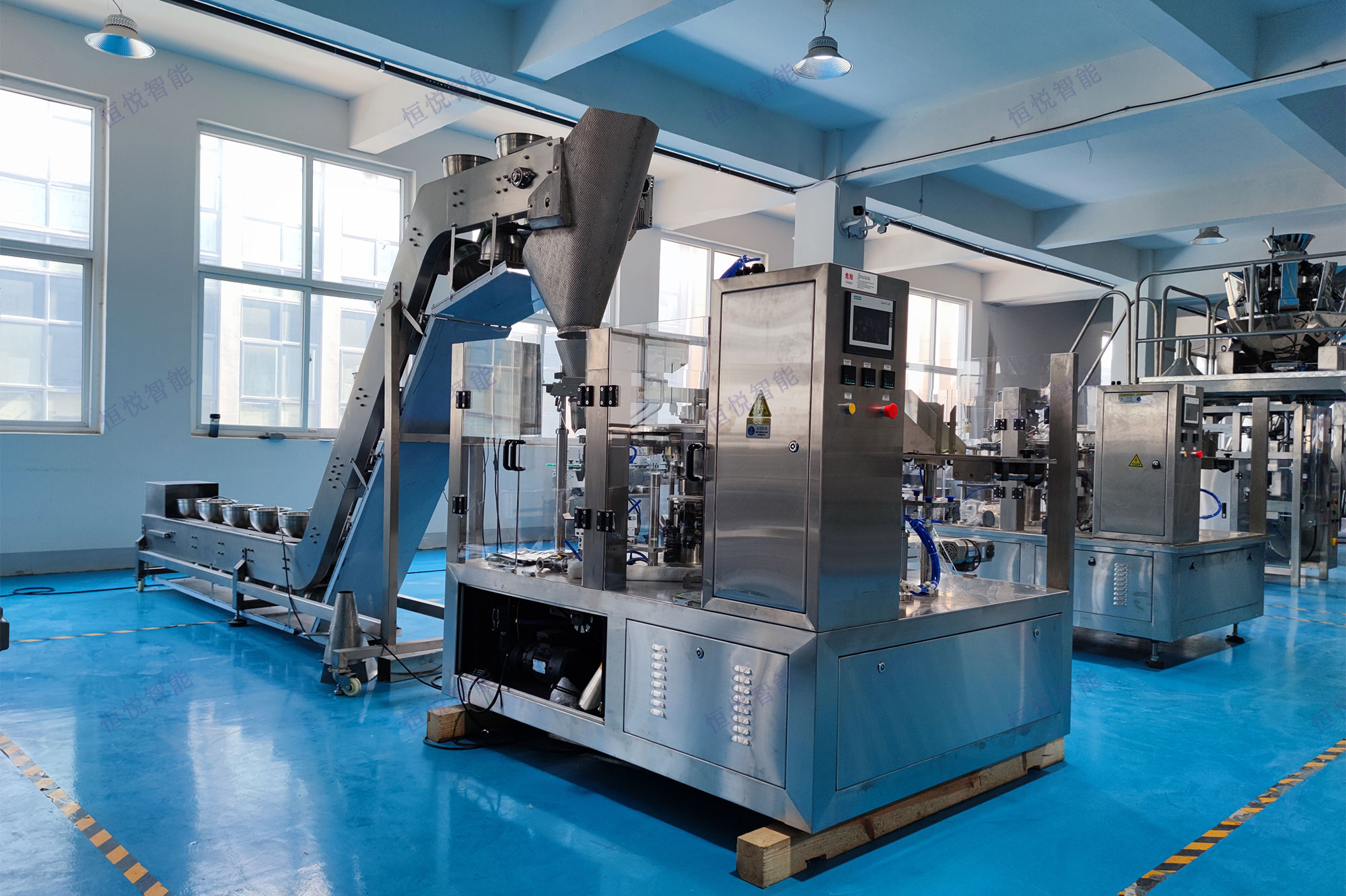 智能化自動(dòng)稱(chēng)重包裝機(jī) 智能化自動(dòng)稱(chēng)重包裝機(jī)