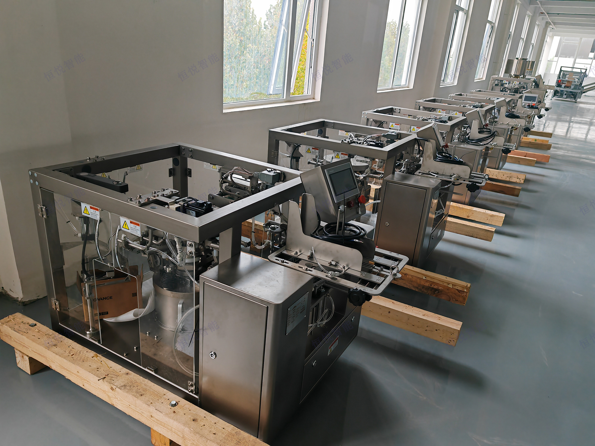 六工位給袋式包裝機(jī) 六工位給袋式包裝機(jī)