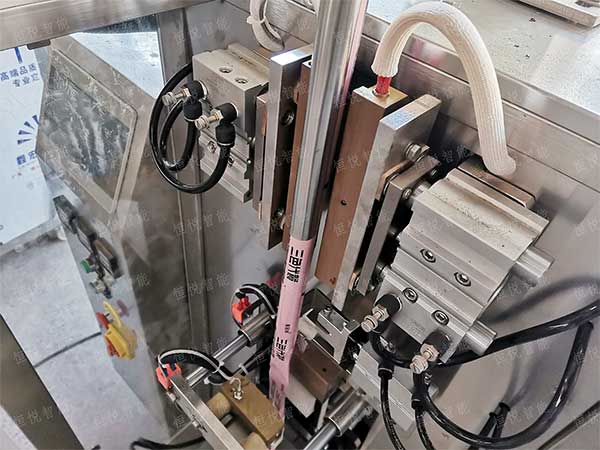 全自動立式包裝機調(diào)試應注意的幾個方面