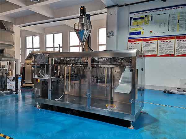 采用預(yù)制袋的全自動調(diào)味料包裝機(jī)